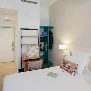 Hotel Trendy Canettes